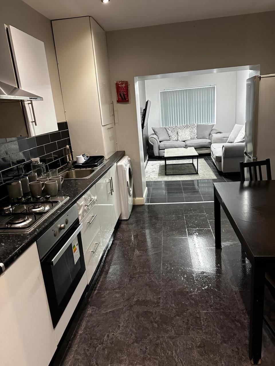 Woolpack Aparthotel Huddersfield Buitenkant foto