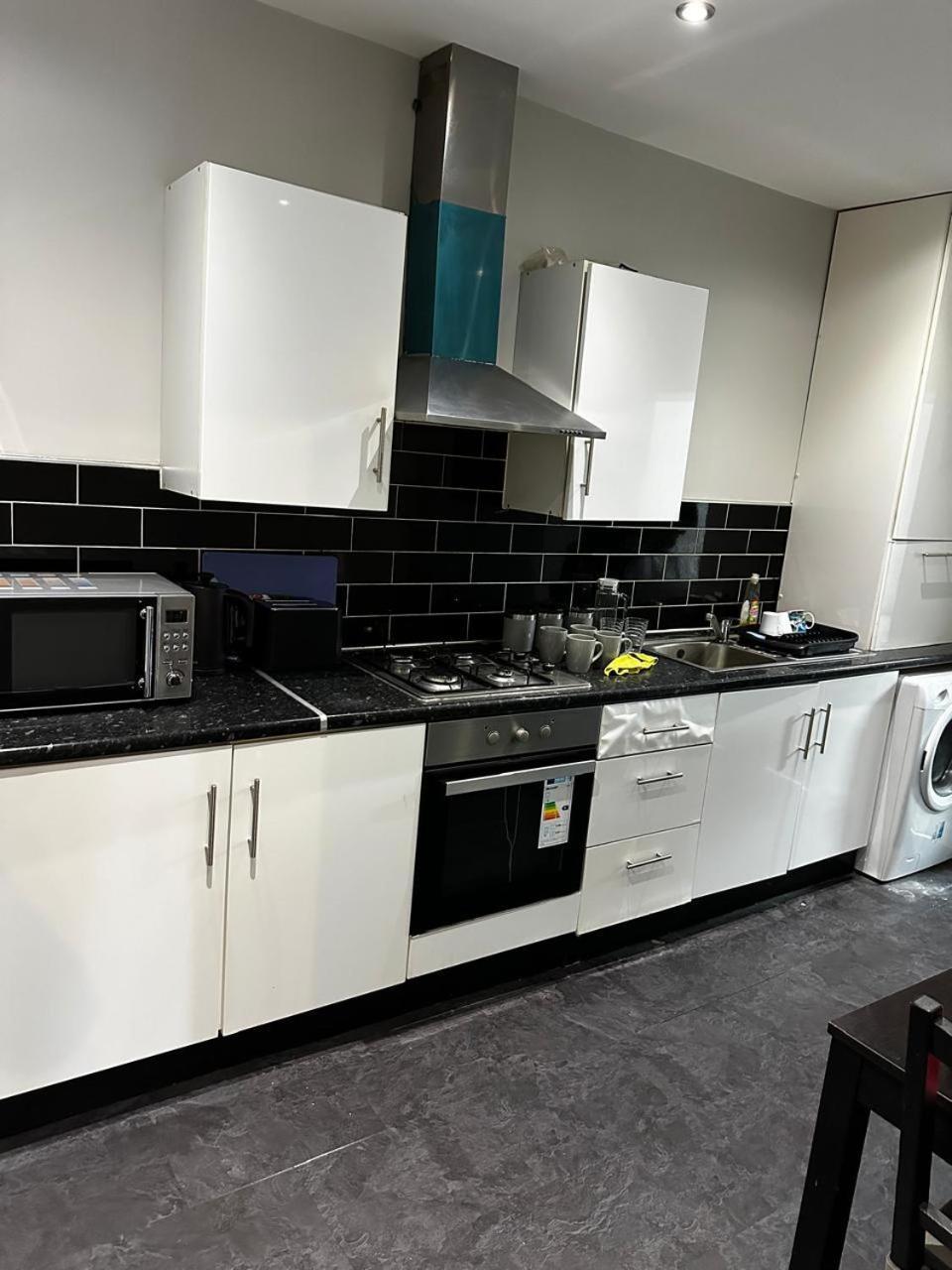Woolpack Aparthotel Huddersfield Buitenkant foto